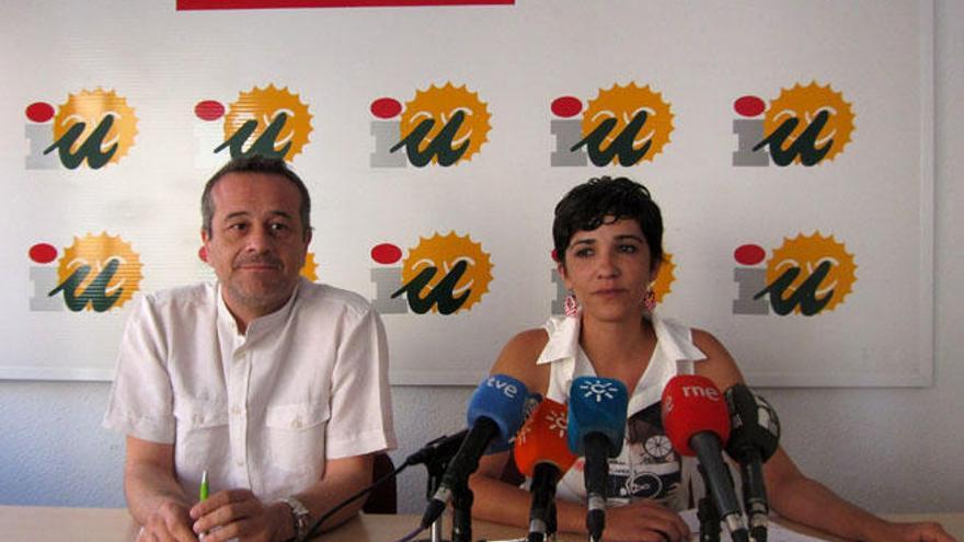 Castro, junto a Toni Morillas en rueda de prensa.