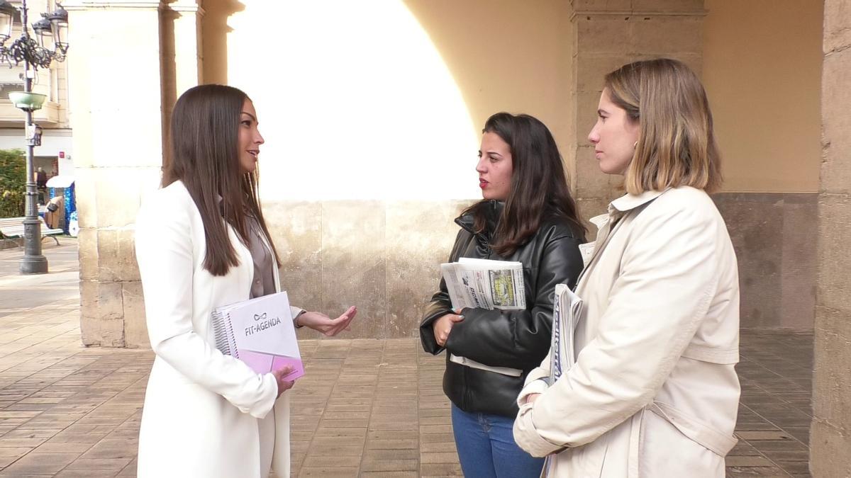 Sandra Segarra y Claudia Arrufat entrevistan a la entrenadora personal Raquel Muñoz en ‘La Panderola’.