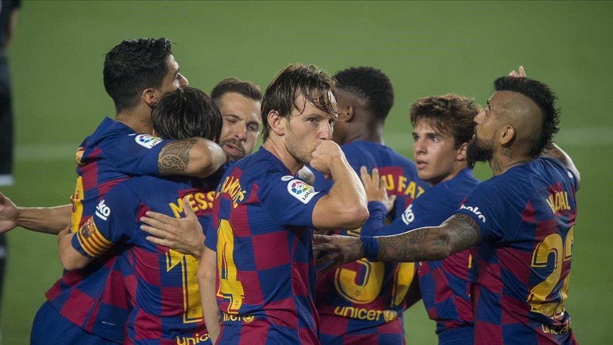 Rakitic celebra su gol frente al Athletic de Bilbao.