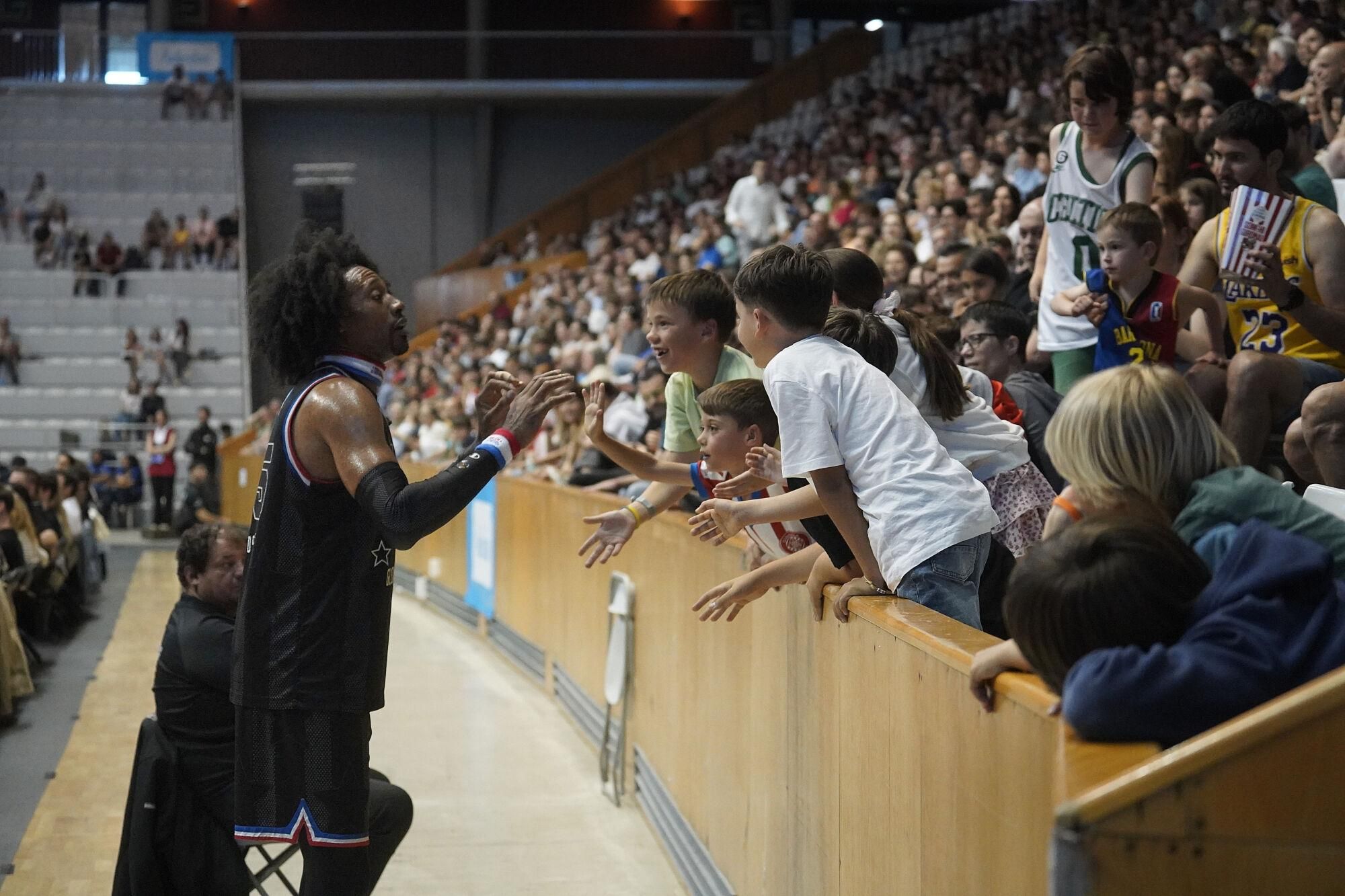 Girona. Fontajau partit dels Harlem Globetrotters
