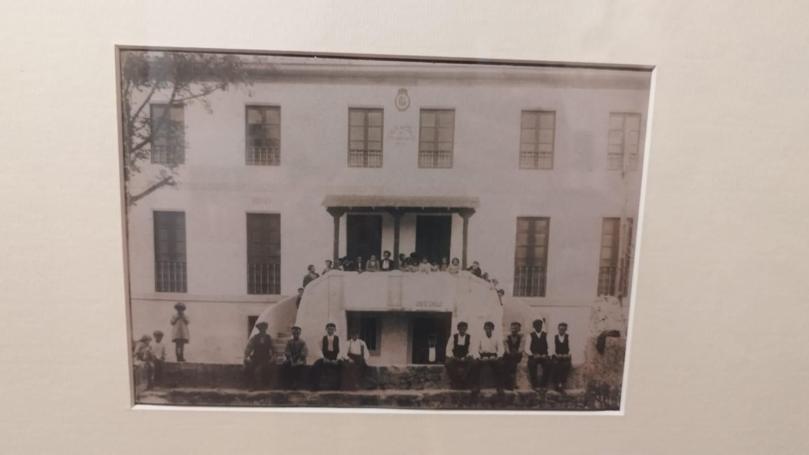 La comunidad de Porrúa celebra los cien años de su escuela con una exposición en el Museo del Oriente