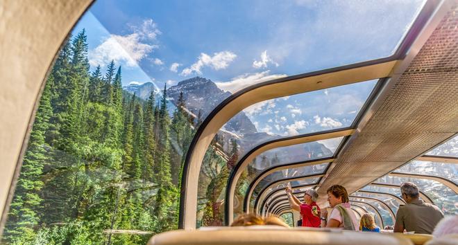 Tren panorámico en las Montañas rocosas, Canadá