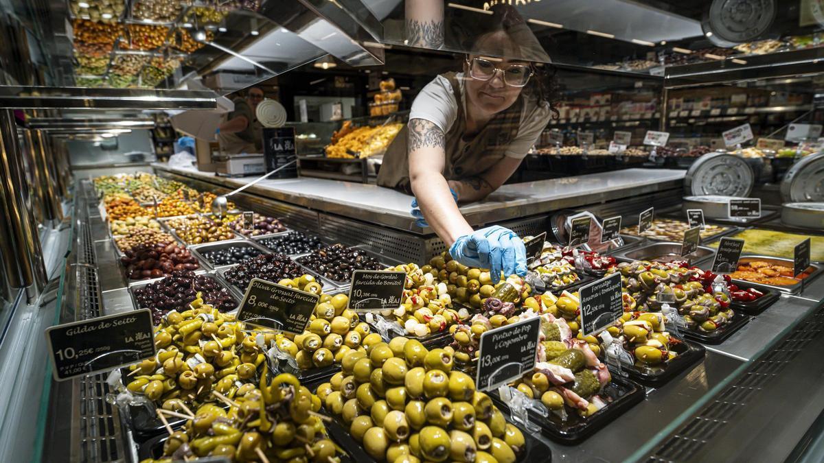 Una de las zonas del nuevo supermercado de El Corte Inglés en Francesc Macià (Barcelona).