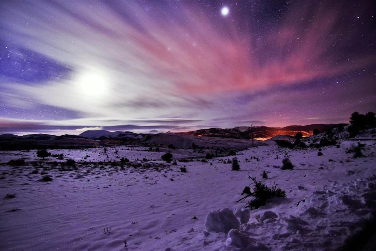 El nacimiento del río Mundo, congelado
