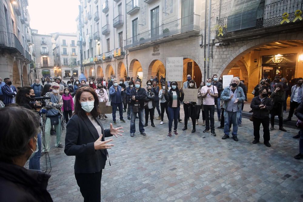 Restauradors i autònoms gironins protesten a la plaça del Vi