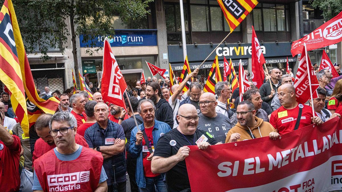 Manifestación de distintas patronales durante la mediación por la huelga del metal de Barcelona