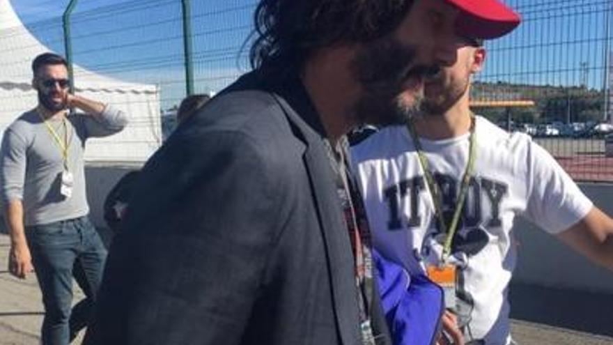 Keanu Reeves triunfa en el paddock de Cheste