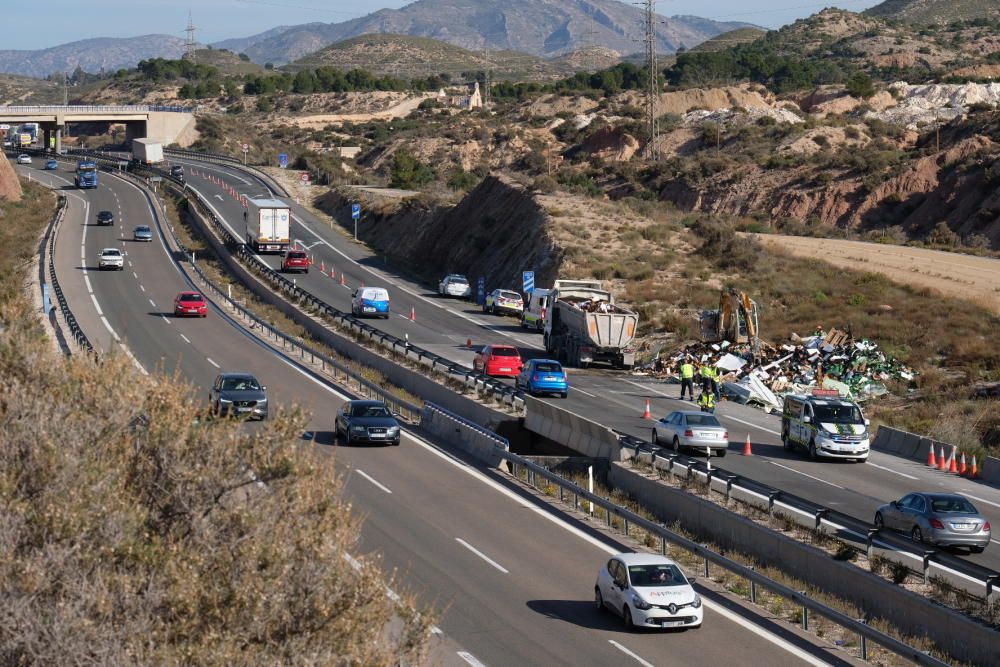 Un accidente en la A-31 colapsa la autovía en dirección Alicante-Madrid