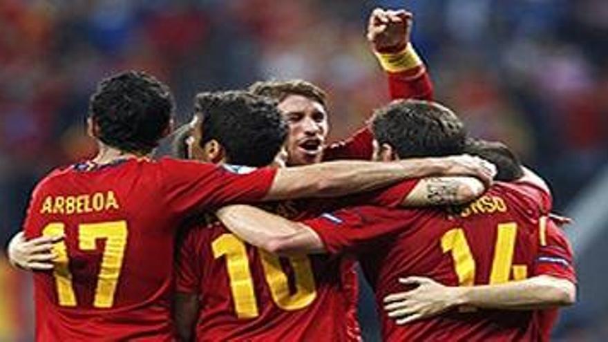 España adelanta a Francia al final de la primera parte (1-0)