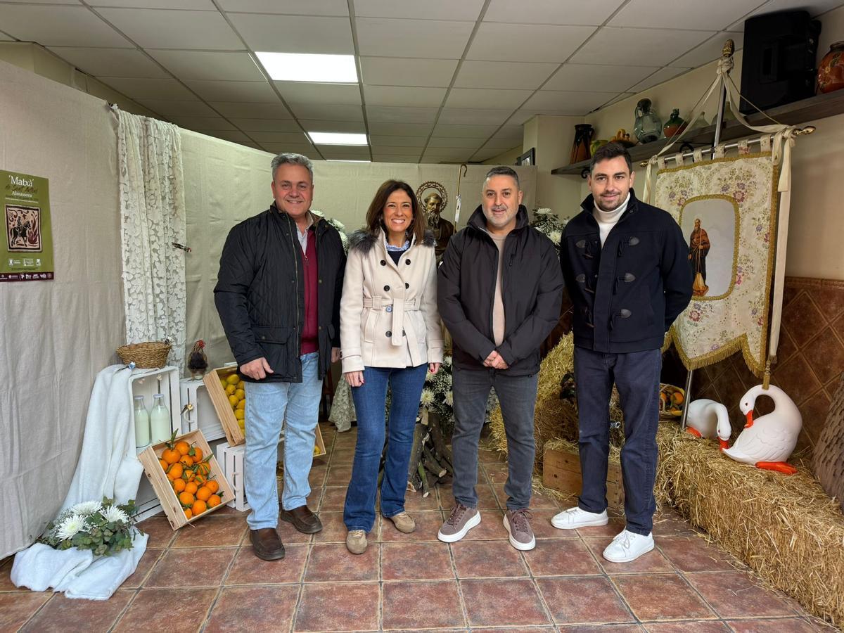 Foto de las autoridades.