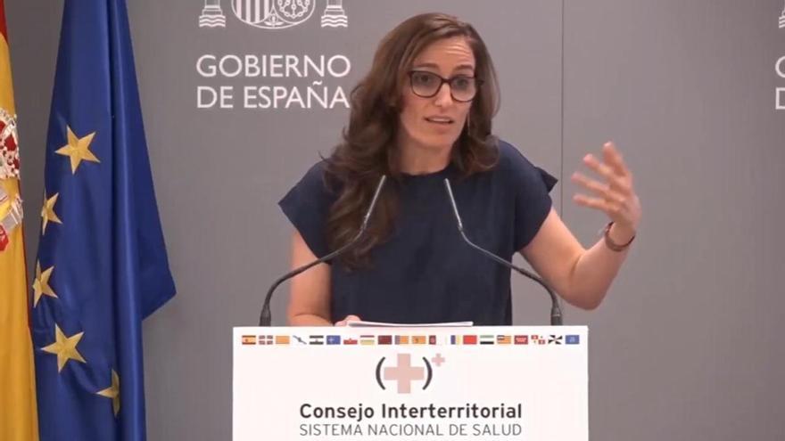 Sanidad defiende la medida que prohíbe fumar en terrazas de bares y restaurantes