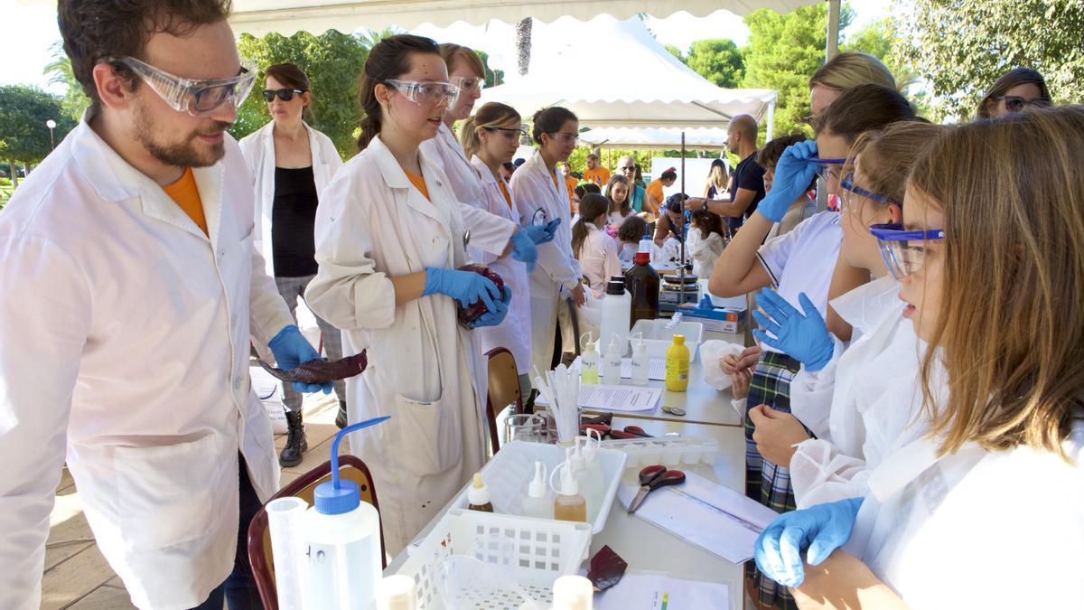 Imagen de archivo &quot;Noche Europea de los Investigadores&quot; celebrada en la UA en 2019.