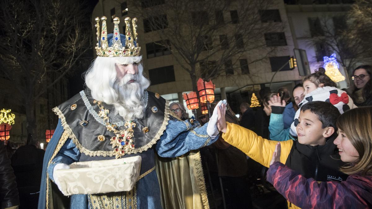 El rei blanc a la Cavalcada de Reis de Manresa