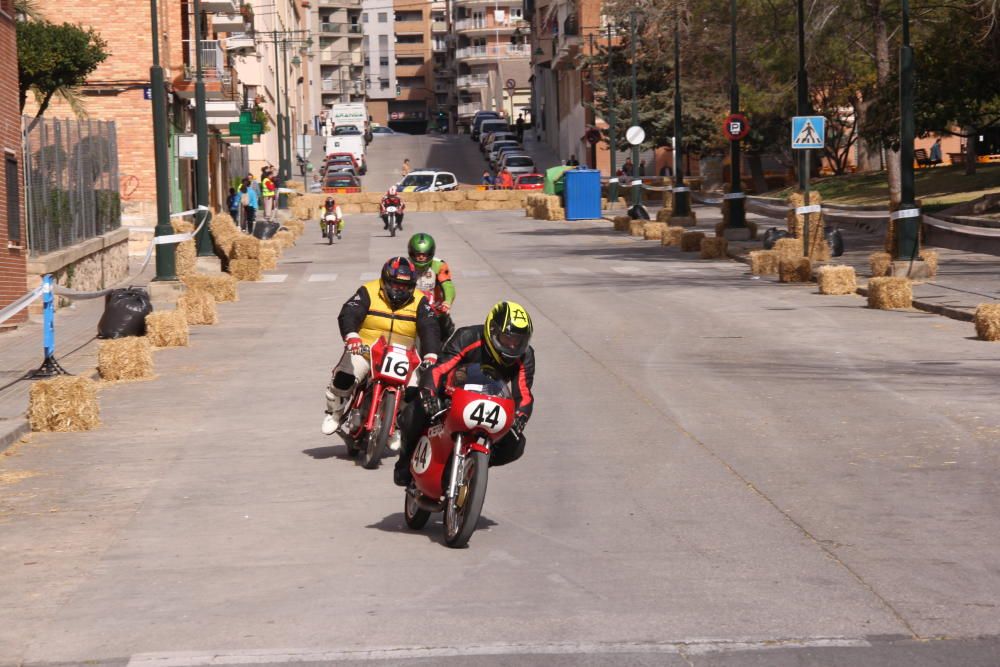 Alcoy acoge una exposición de coches antiguos