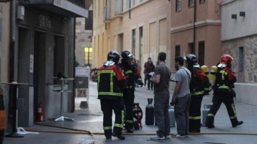 Calcinada la cocina industrial de un  bar de la zona de pinchos de Los Lobos