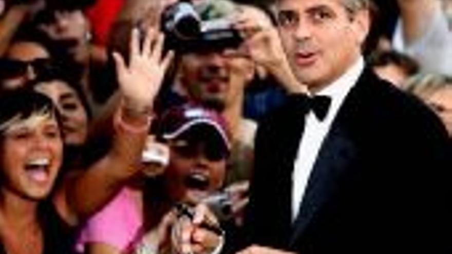 Clooney evoca la ´caza de brujas´ contra el periodismo