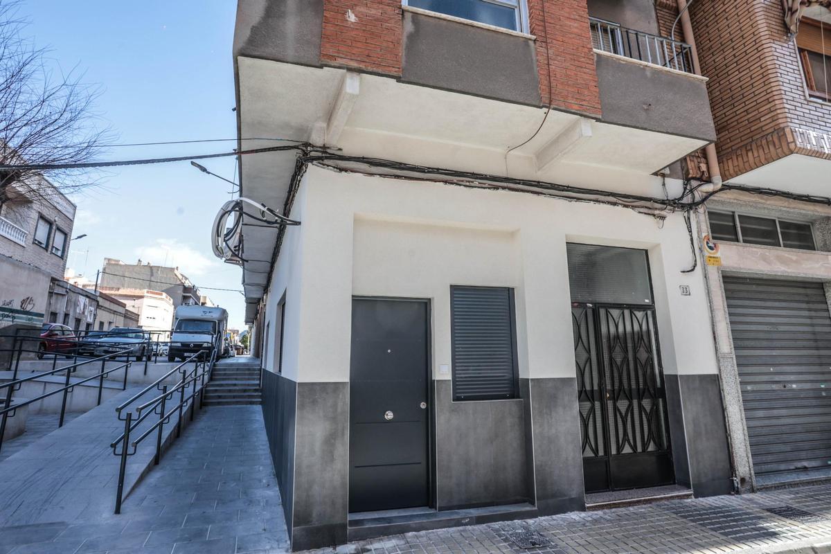 Un bajo transformado en Elda en vivienda