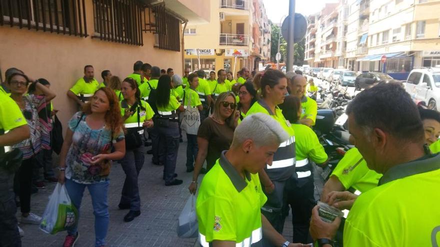 Un centenar de agentes de la ORA no han  salido hoy a la calle