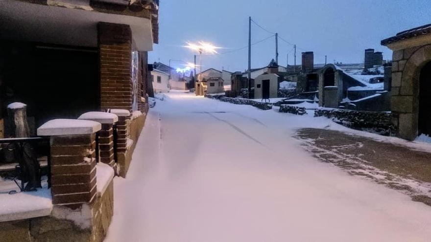 Nieve en la zona de las bodegas en Guarrate.