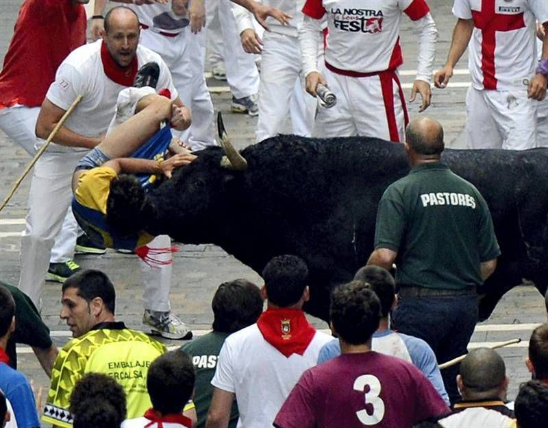 Fotogalería: 6º encierro de los Sanfermines 2013