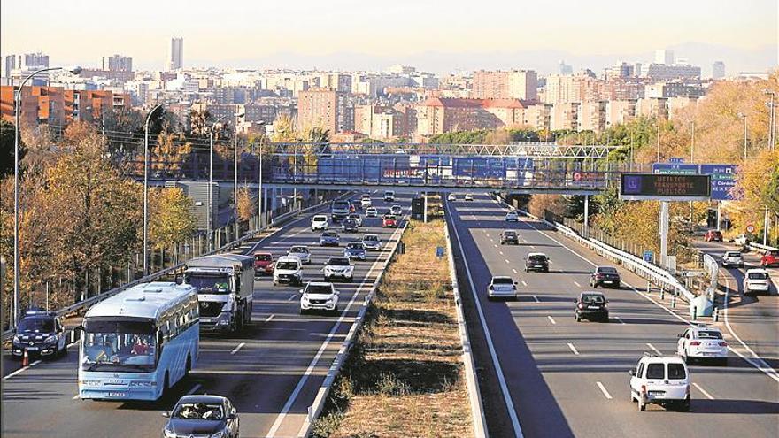 Retenciones en el inicio del puente de la constitución