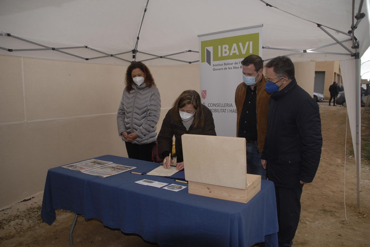 Marratxí coloca la primera piedra para la construcción de 34 viviendas públicas