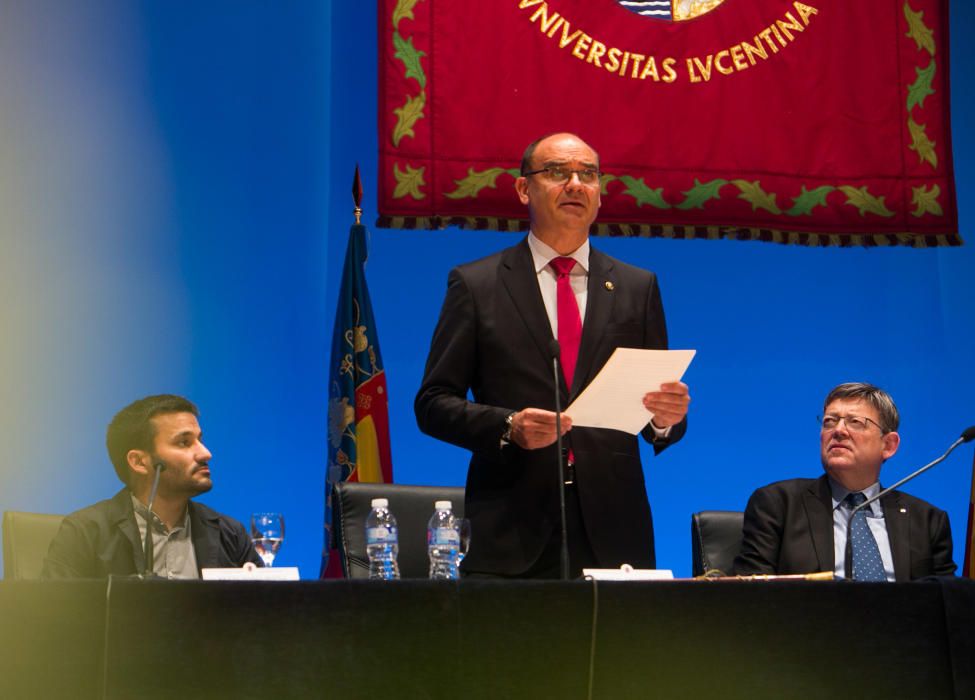 Al acto han acudido el presidente de la Generalitat, Ximo Puig, y el conseller de Educación, Vicent Marzà