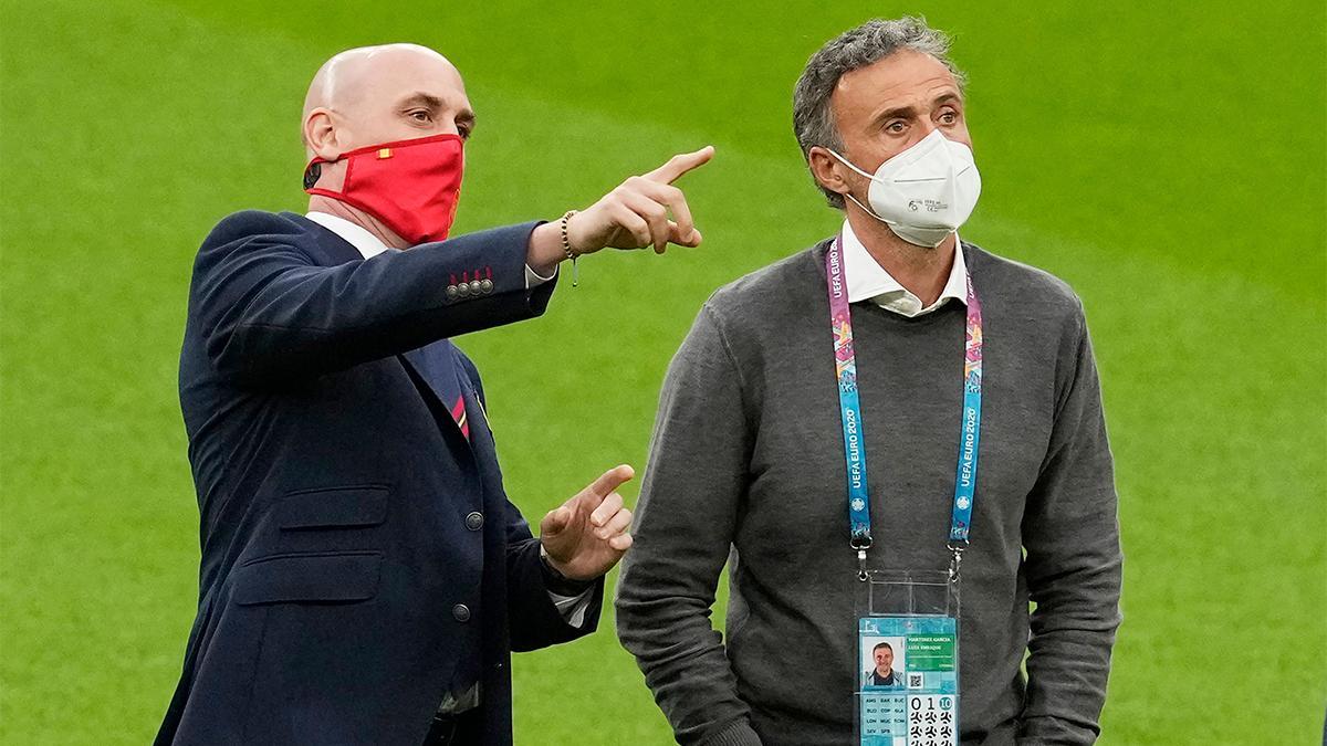 Luis Enrique defiende a Rubiales