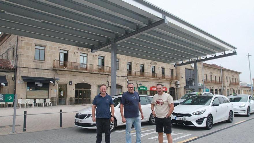 ADIF pone fin a años de reclamaciones con la instalación de una marquesina provisional en la estación de Ourense