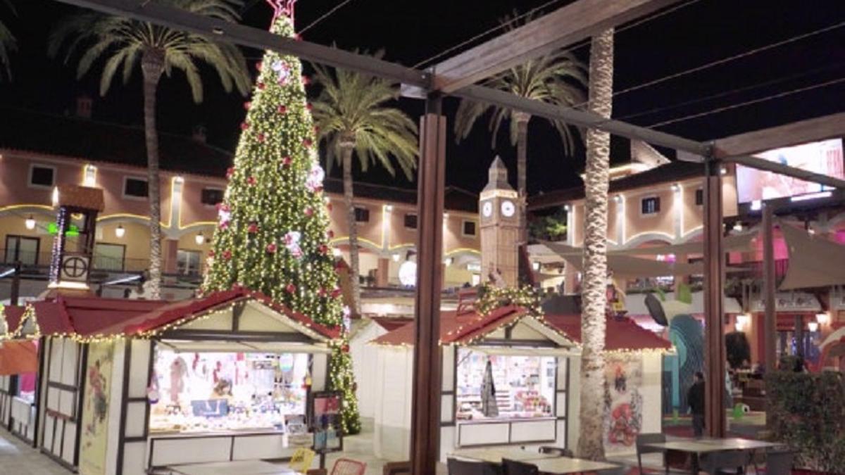 El Plaza Mayor, decorado con ambiente navideño estos días.