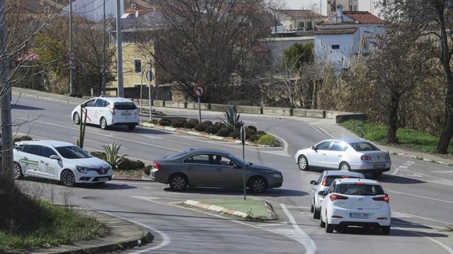 Cáceres pedirá a Vara que costee la rotonda de Ronda Vadillo