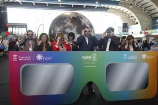 En imágenes: La visita del presidente del Principado, Adrián Barbón, a la feria de la Ciencia y la Innovación de Avilés