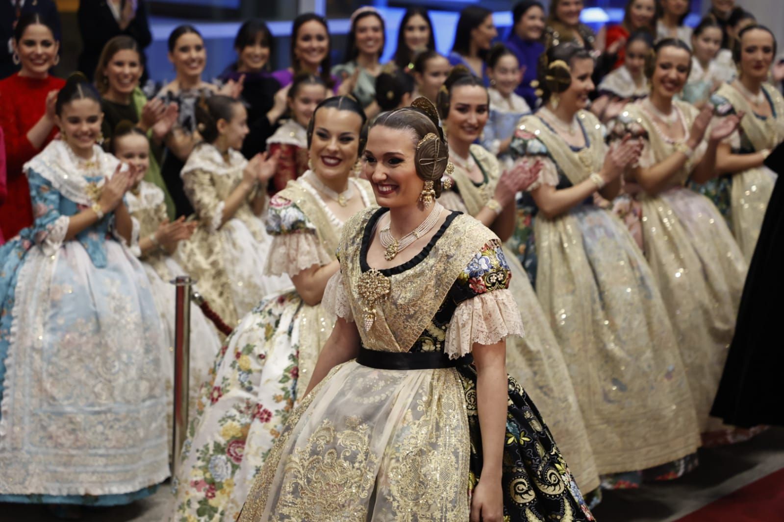 La exaltación de la Fallera Mayor de València, Laura Mengó, en imágenes