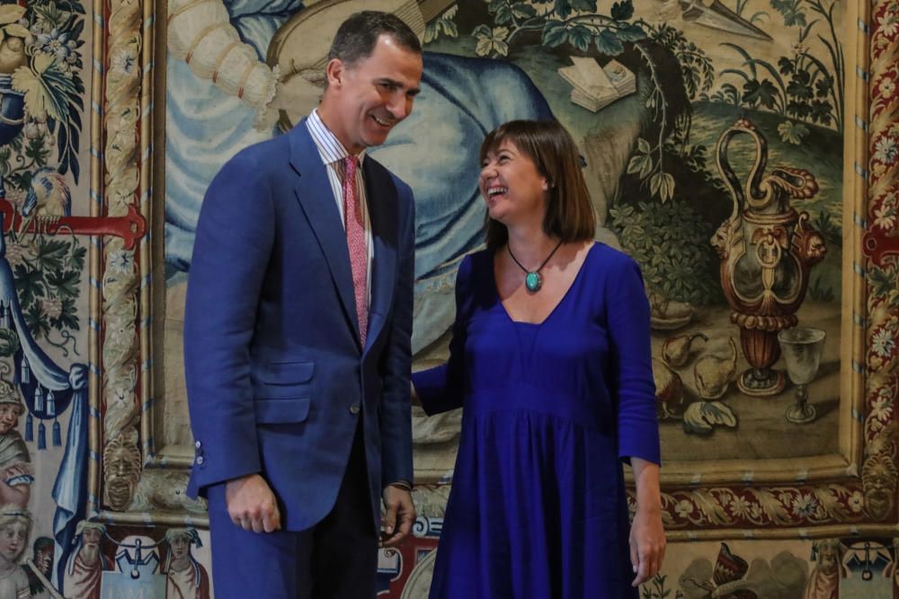 König Felipe empfängt Vertreter der Insel-Institutionen. Hier: Ministerpräsidentin Francina Armengol.