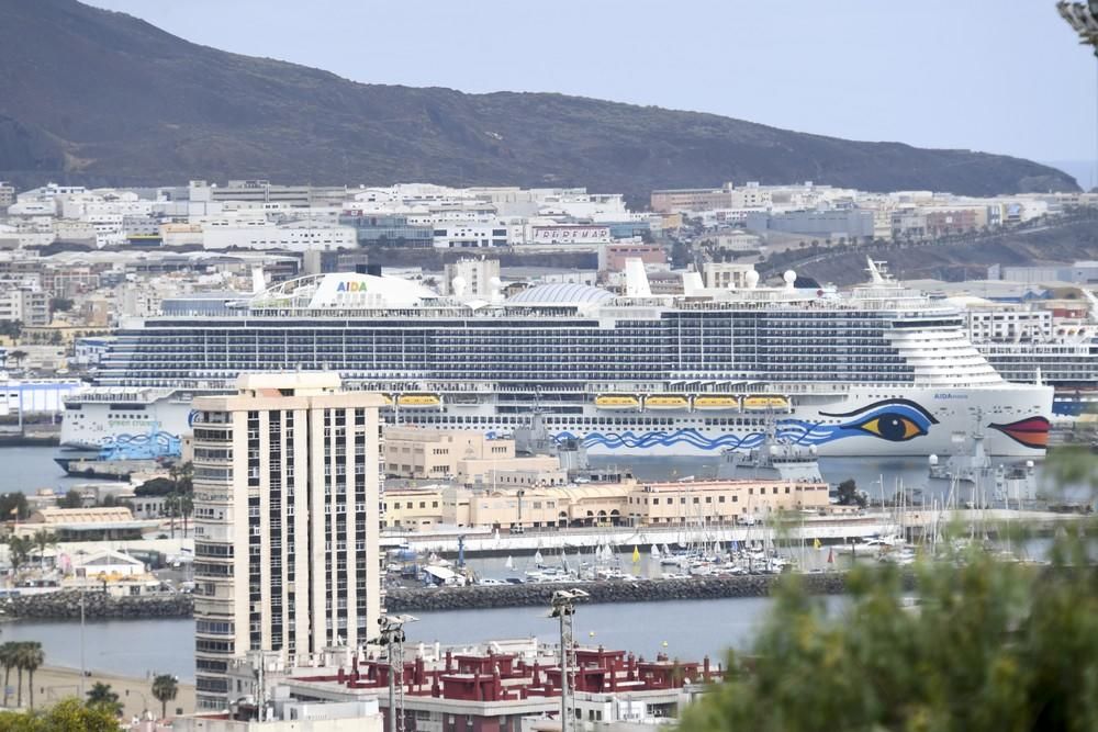 Cruceros en el Muelle de Santa Catalina.