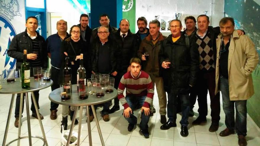 Brindis navideño de la directiva y los medios en el Suárez Puerta