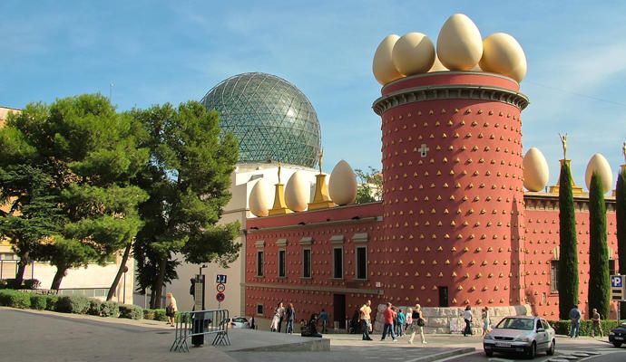 Teatro-Museo Dalí (Gerona)