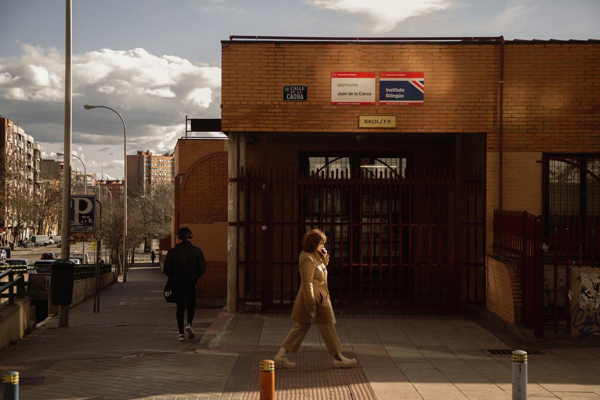 Imágenes del exterior del Instituto de Educación Secundaria Juan de la Cierva en Madrid. 