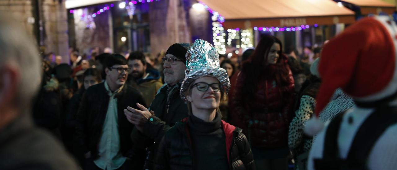 Una fiesta de Nochevieja en Gijón, en una imagen de archivo.