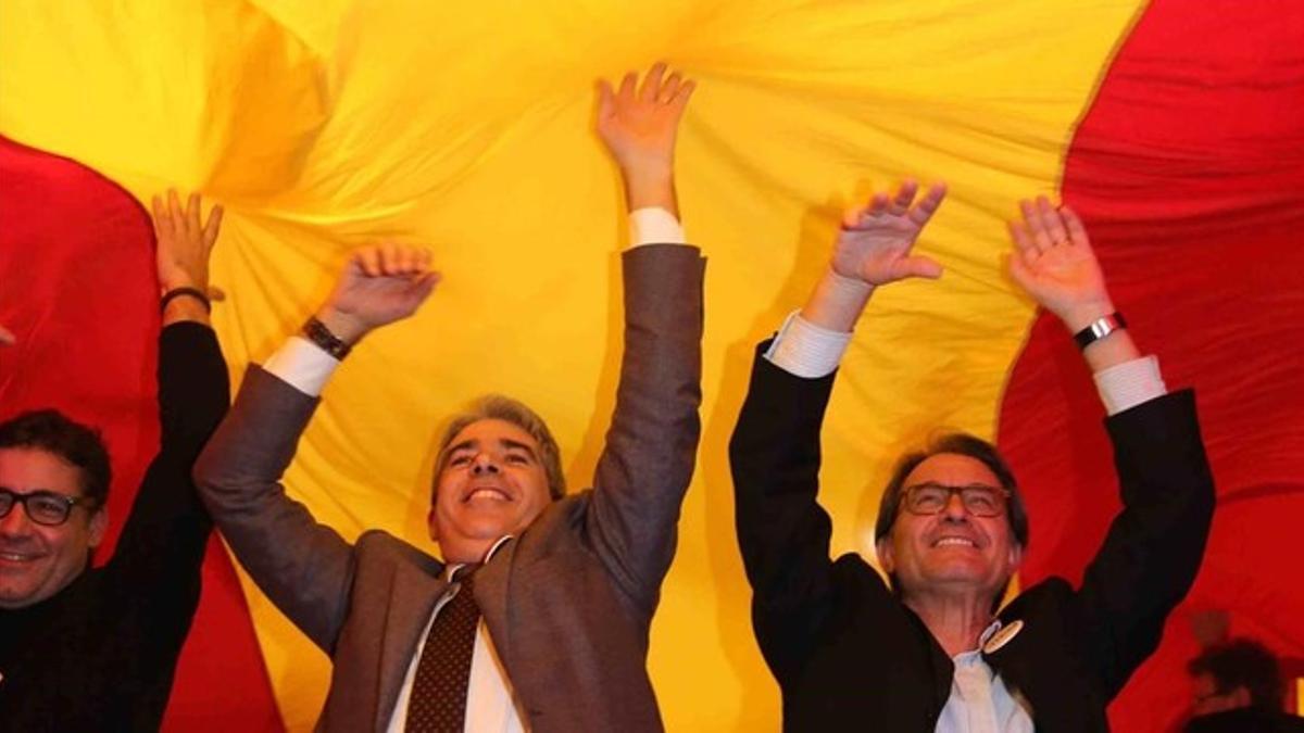 Francesc Homs y Artur Mas en el cierre de campaña de Democracia i Llibertat.