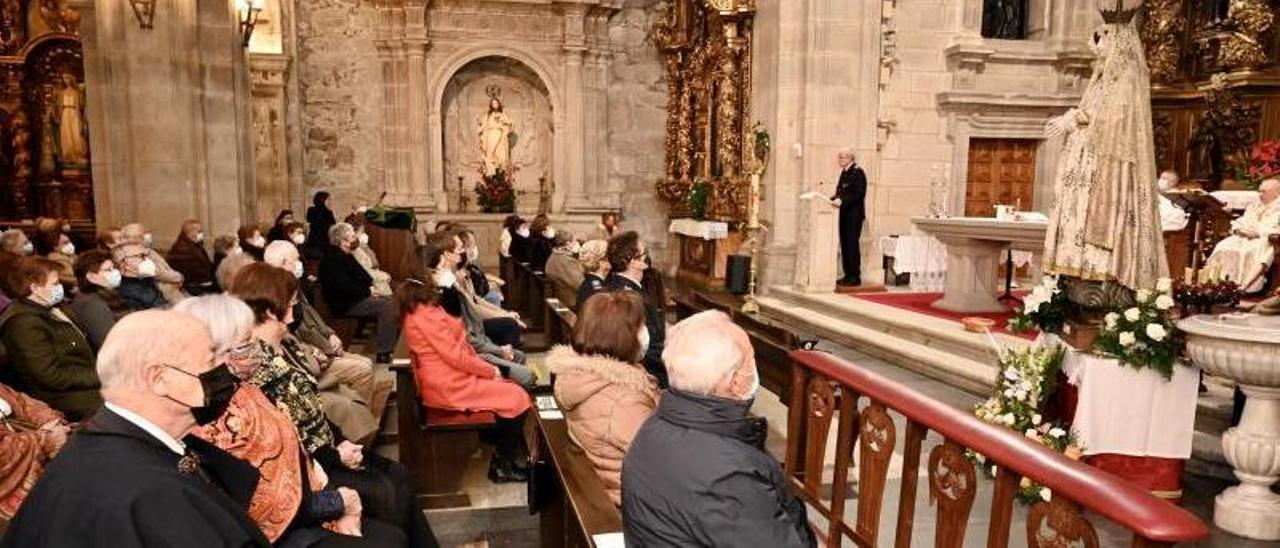 Una de las últimas misas en honor a la patrona de Pontevedra, la Virgen de la O.   | // FDV