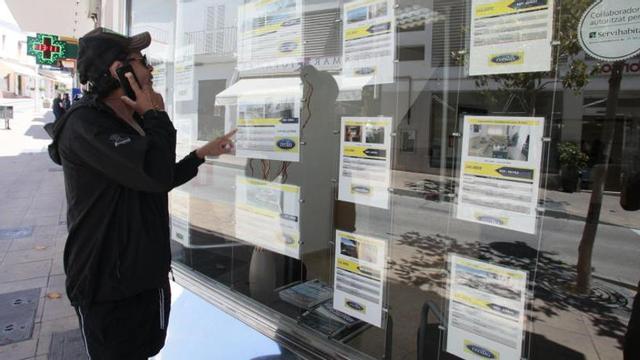 Imagen de archivo de una inmobiliaria de Ibiza