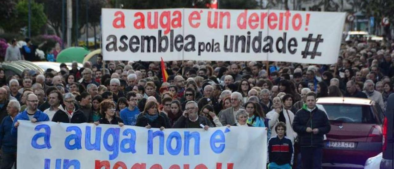 Manifestación contra la subida de las tarifas del agua, en abril del año pasado. // Santos Álvarez