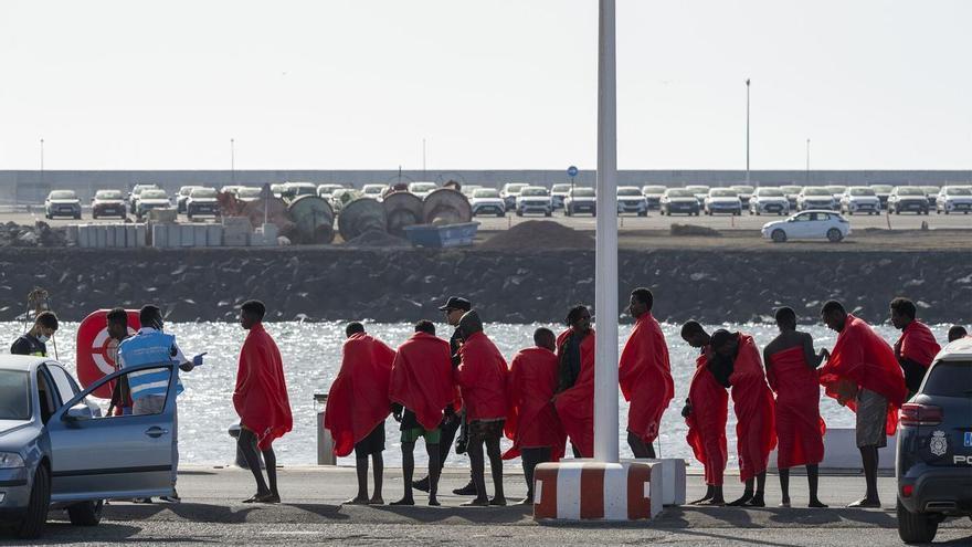 El alcalde de Arrecife reclama la expulsión inmediata de los tres migrantes investigados por violar a una mujer en una patera