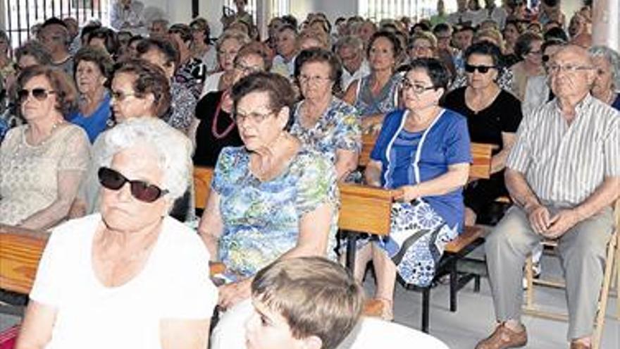 Xilxes celebra la misa del Carmen en la capilla del Mar