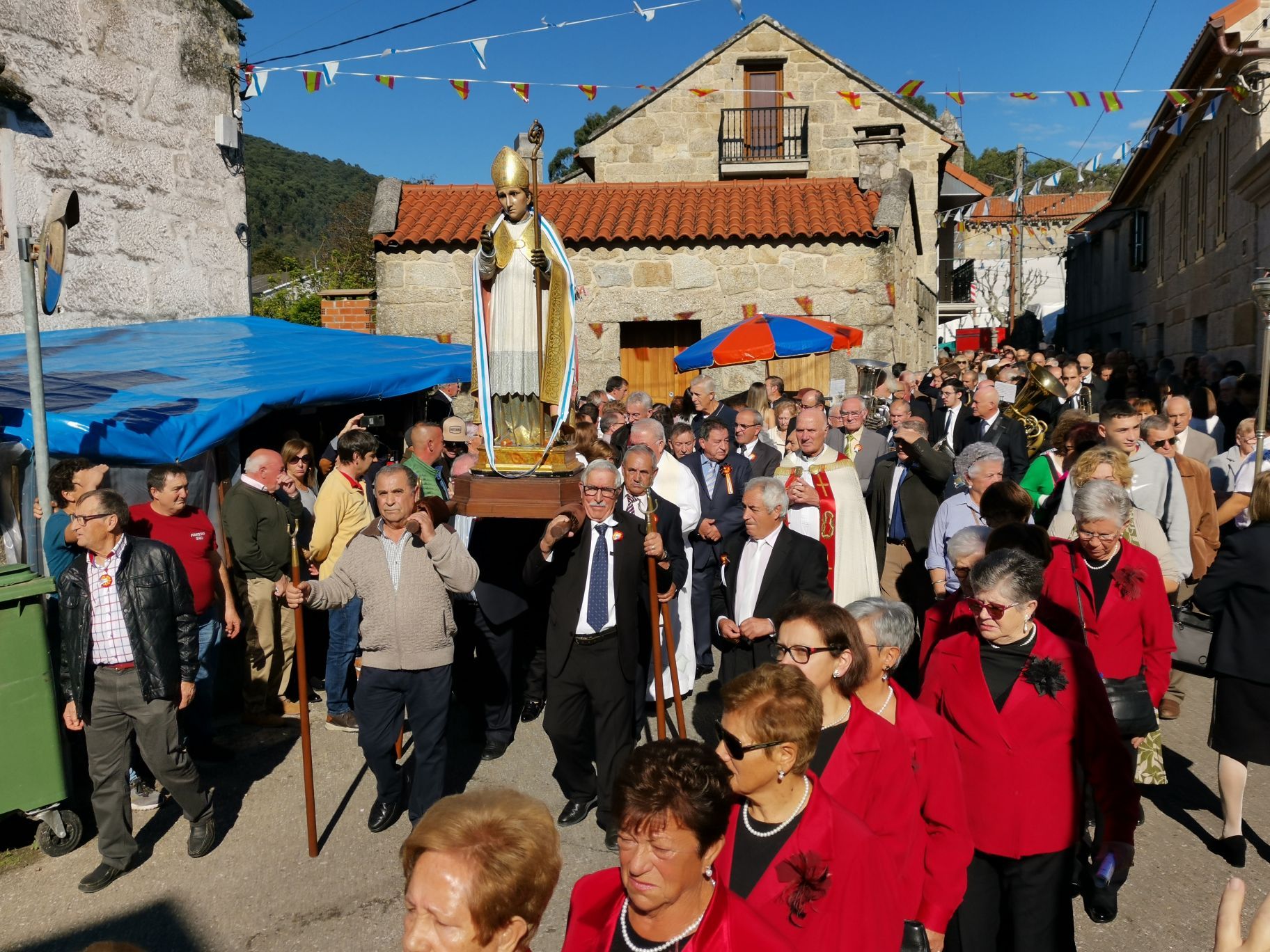 Fe y comida arropan al San Martiño en Moaña