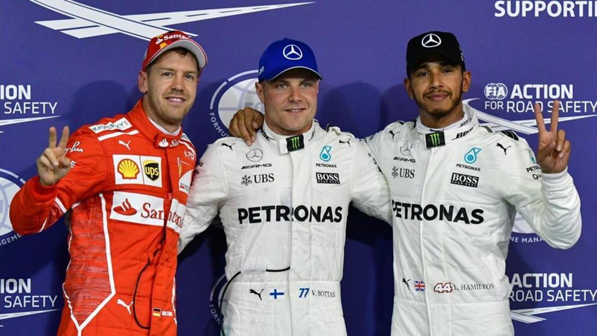 Bottas, flanqueado por Vettel y Hamilton tras anotarse su cuarta pole del año