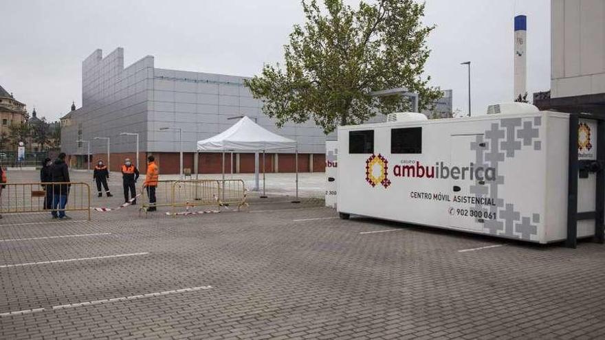 Punto de &quot;auto test&quot; ubicado en el aparcamiento de la Escuela de Enfermería.