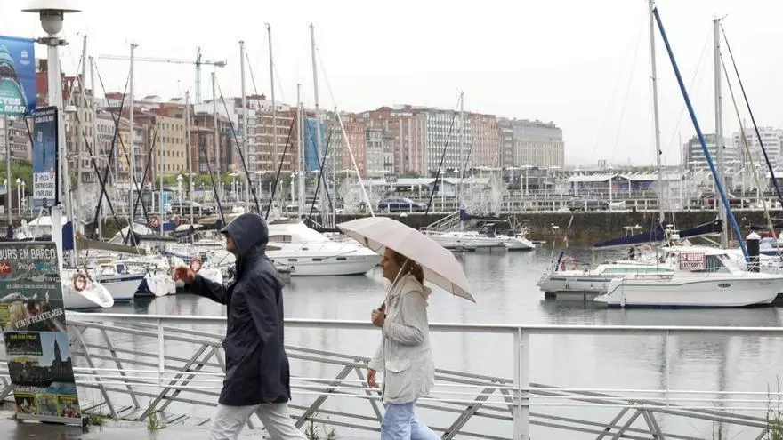 Adiós al verano en Asturias: un frente frío desplomará diez grados los termómetros a partir de mañana y la AEMET prevé lluvias generalizadas para todo el fin de semana