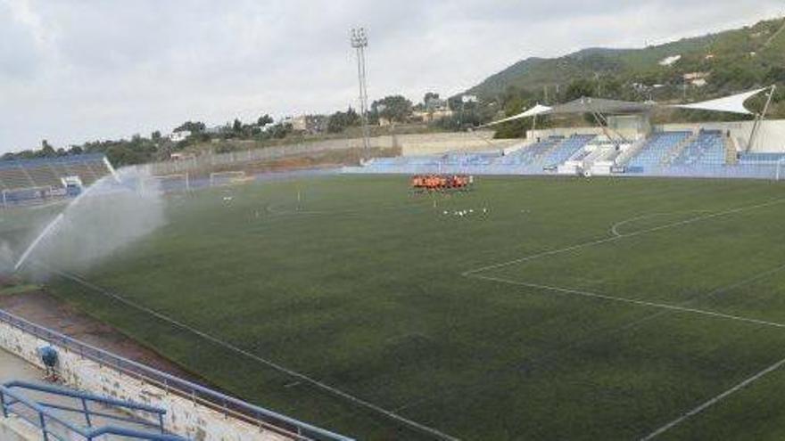 La UD Ibiza Eivissa entrenó ayer en el estadio Can Misses, pero a partir de hoy y durante un mes hará sus sesiones preparatorias y jugará sus partidos en Can Cantó.